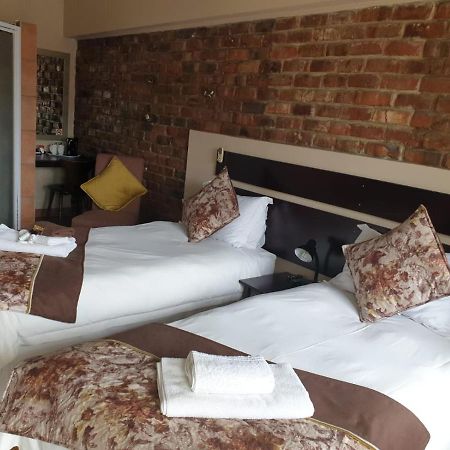 Tsessebe Guesthouse บลูมฟอนเทน ภายนอก รูปภาพ