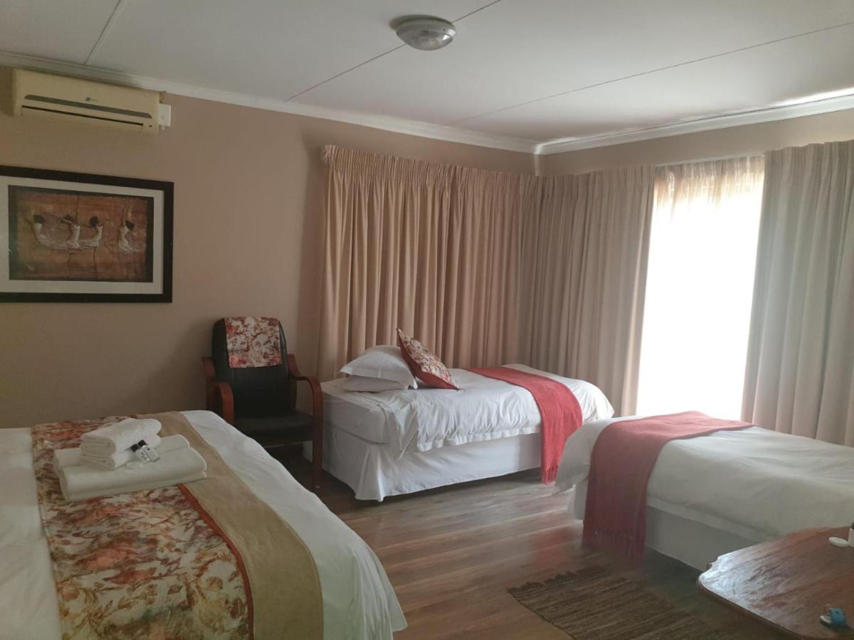 Tsessebe Guesthouse บลูมฟอนเทน ภายนอก รูปภาพ