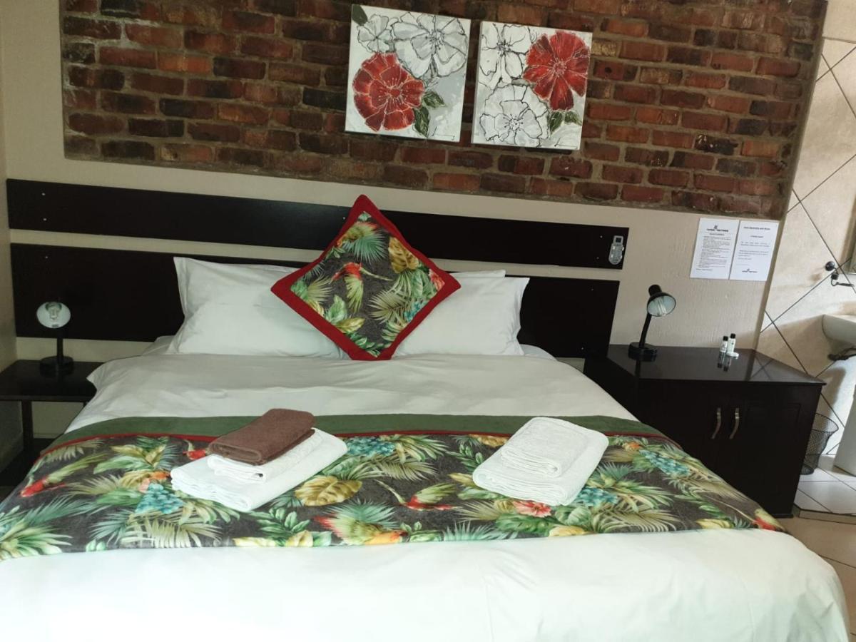 Tsessebe Guesthouse บลูมฟอนเทน ภายนอก รูปภาพ