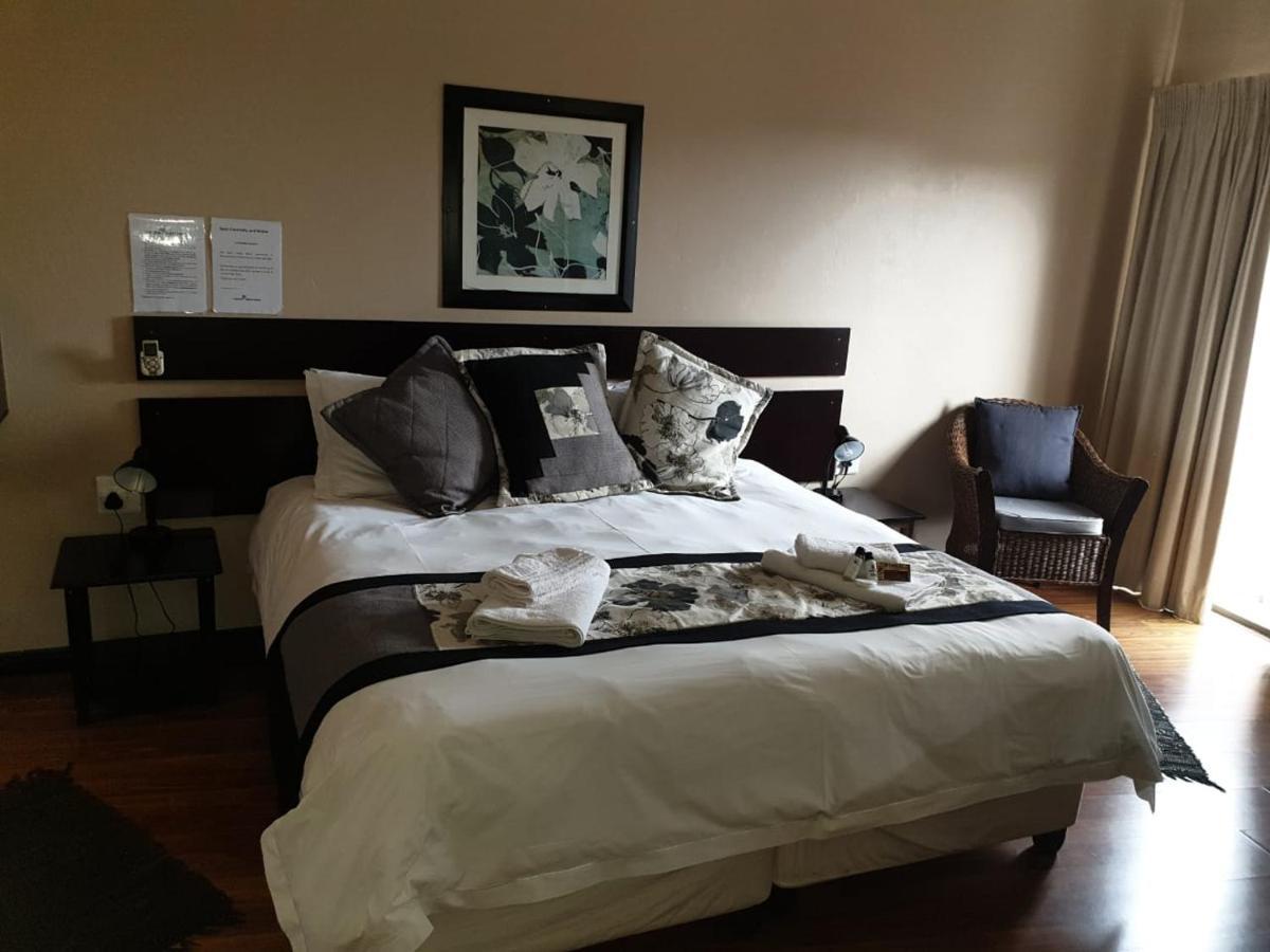 Tsessebe Guesthouse บลูมฟอนเทน ภายนอก รูปภาพ