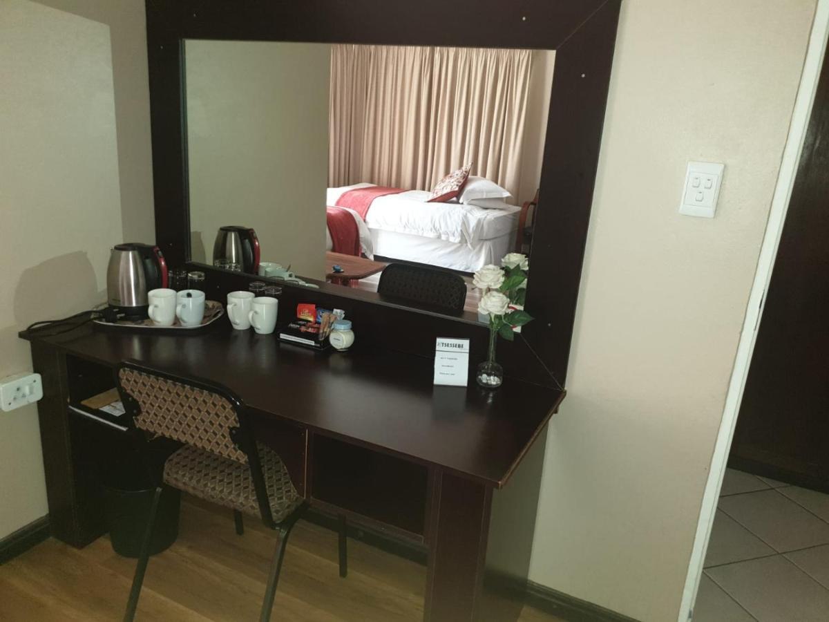 Tsessebe Guesthouse บลูมฟอนเทน ภายนอก รูปภาพ
