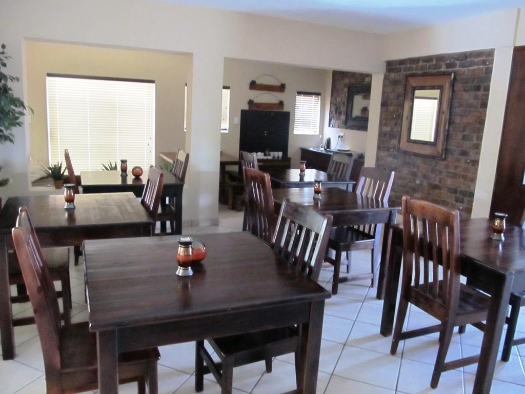Tsessebe Guesthouse บลูมฟอนเทน ภายนอก รูปภาพ