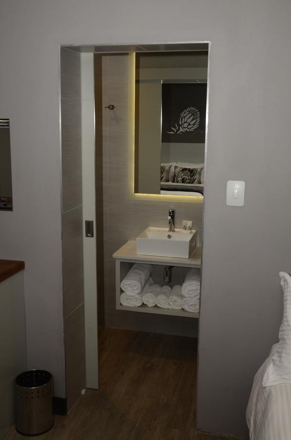 Tsessebe Guesthouse บลูมฟอนเทน ภายนอก รูปภาพ