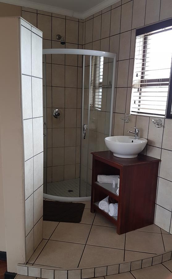 Tsessebe Guesthouse บลูมฟอนเทน ภายนอก รูปภาพ