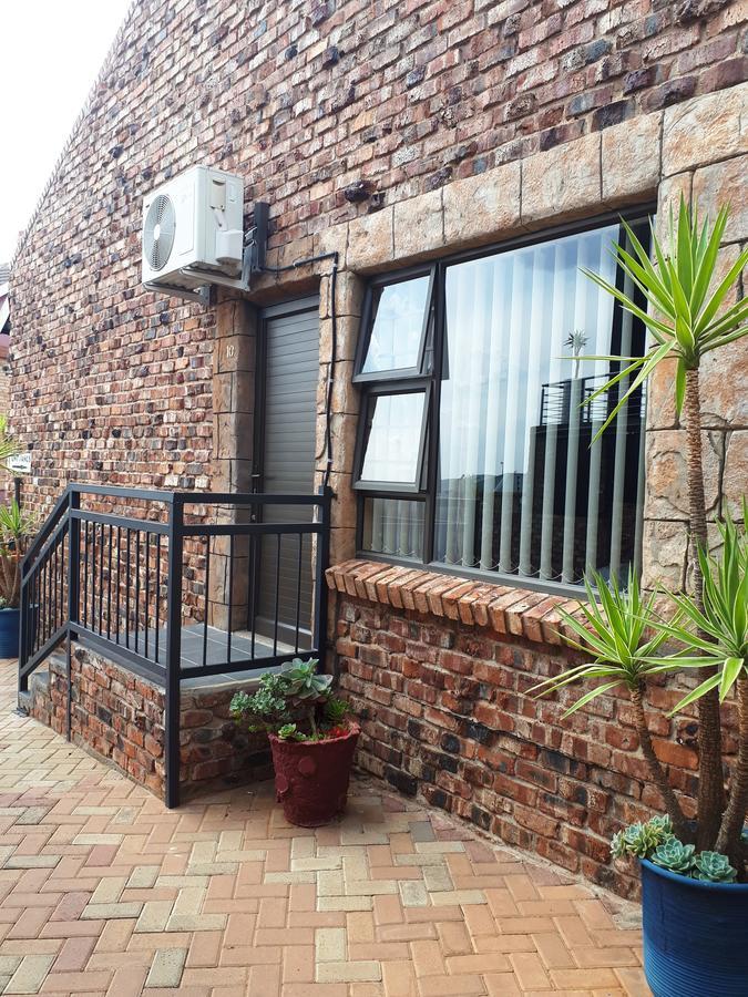 Tsessebe Guesthouse บลูมฟอนเทน ภายนอก รูปภาพ